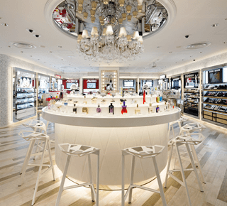 私We make solutions and implement to your brand.